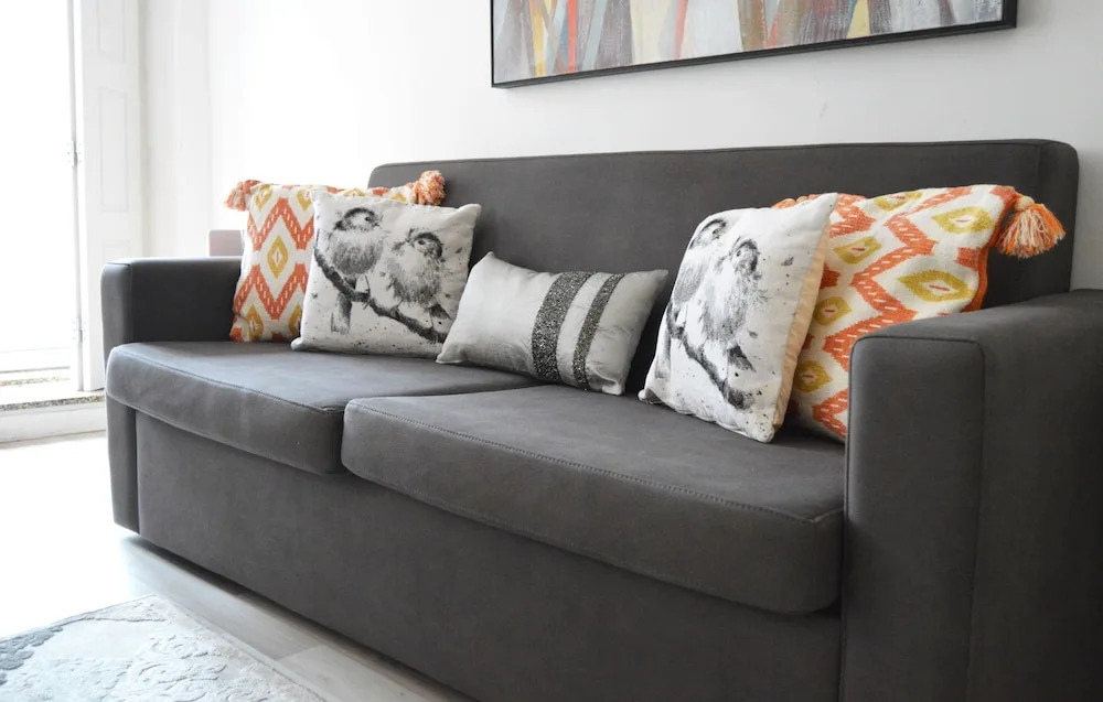 St. Francisco Flat with City Views