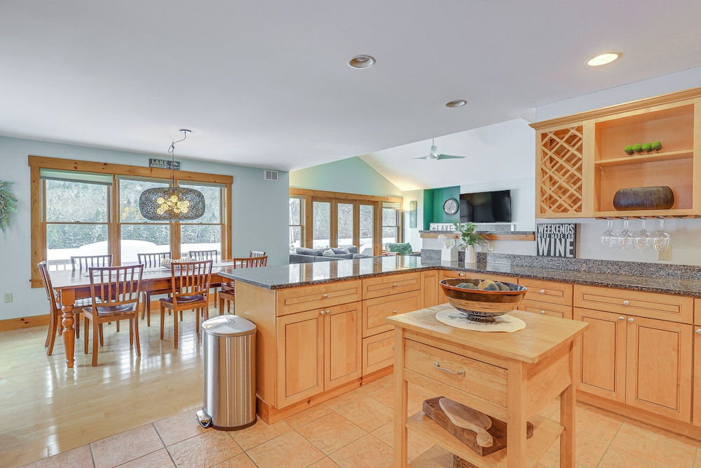 All-season Lake House Between Okemo & Killington!