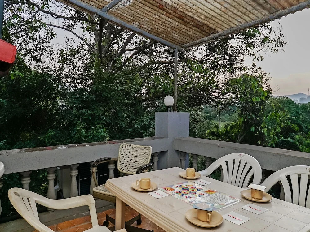 OYO 23069 Home Grand 4BHK Lonavala