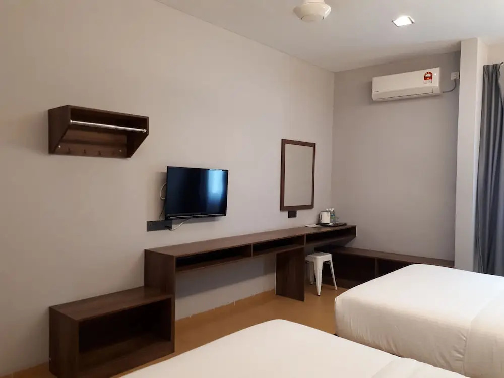OYO 89443 Lumut Hotel