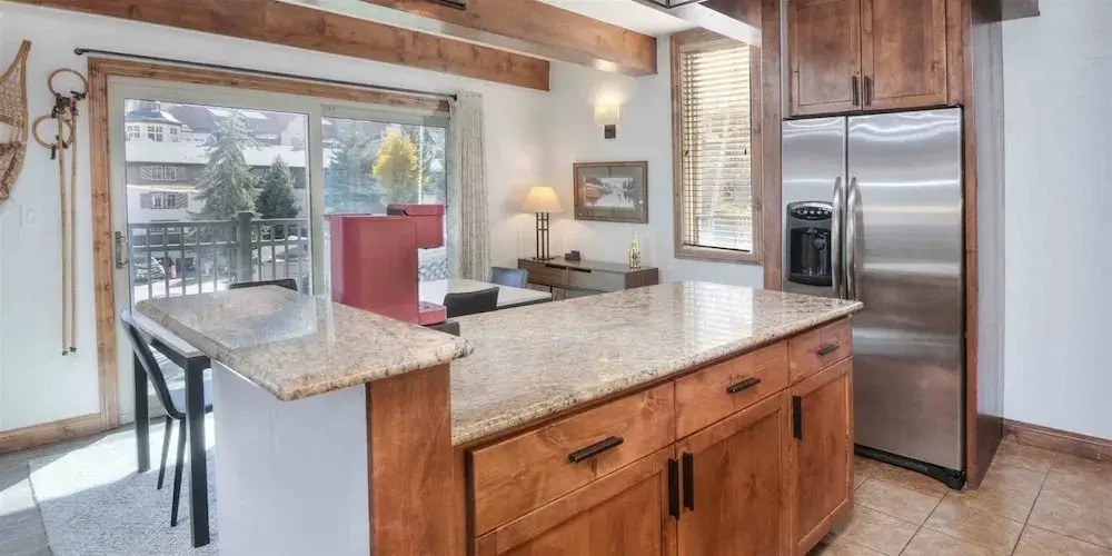2 Bedroom Condo in Lionshead Village - Walk to Lifts