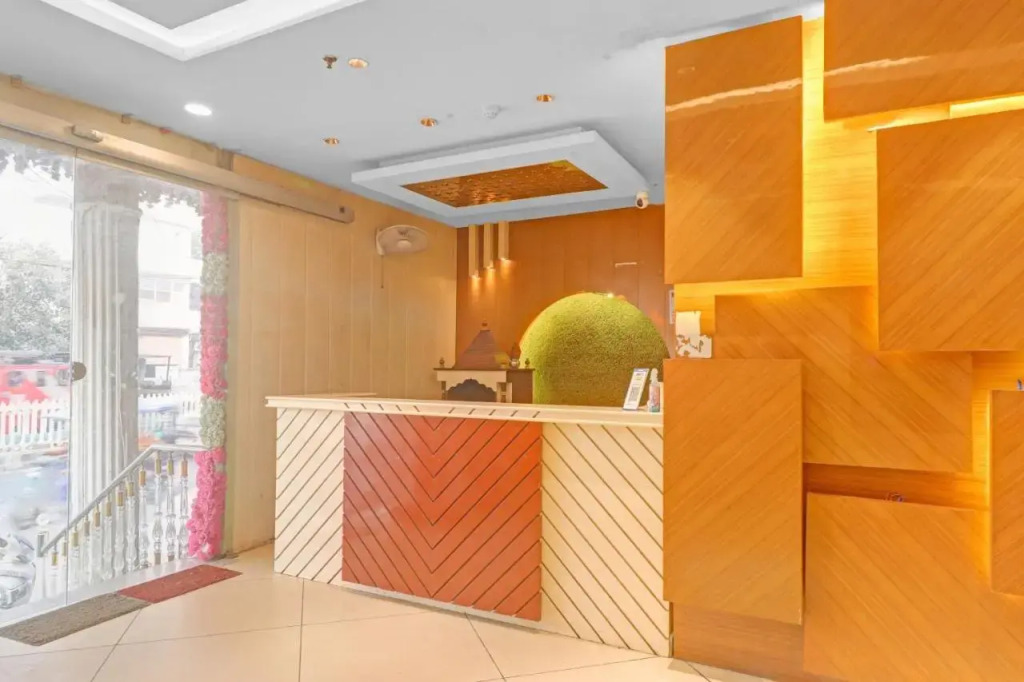 OYO 26766 Laxmi Abode
