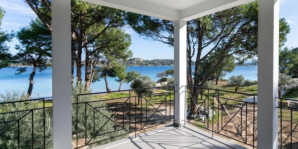 Filyra Private Beach Villa