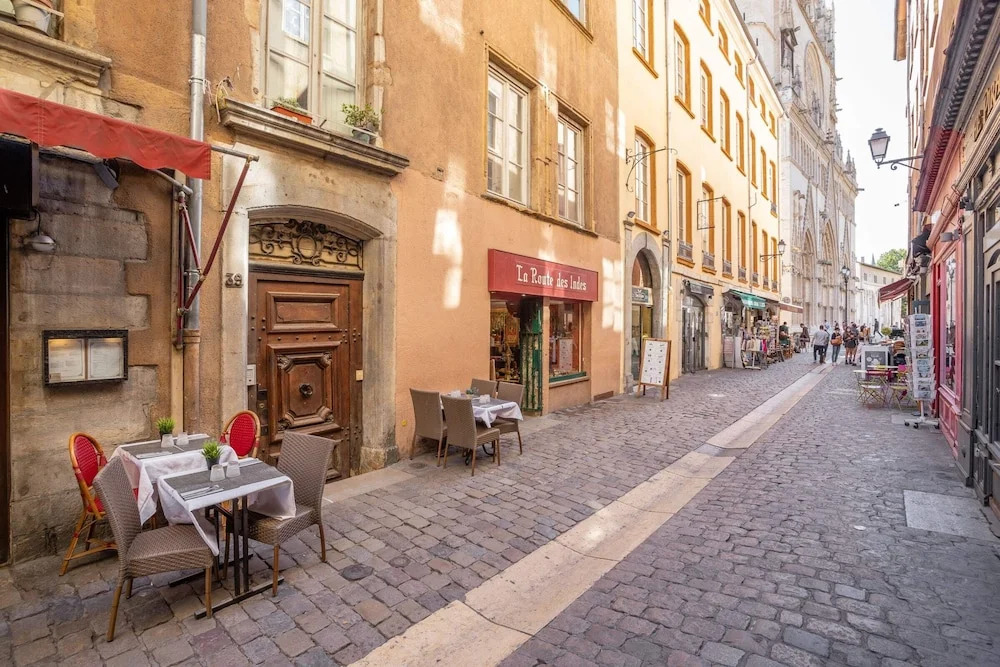 Sublime 2BR Flat in the Heart of Old Lyon