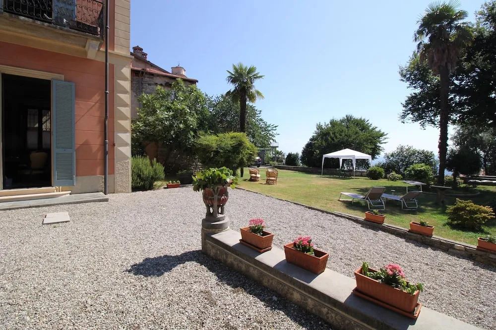 La Dimora dei Ciliegi, Charming Apartment Overlooking Lake Maggiore