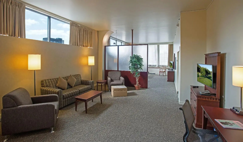 Le Square Phillips Hôtel & Suites