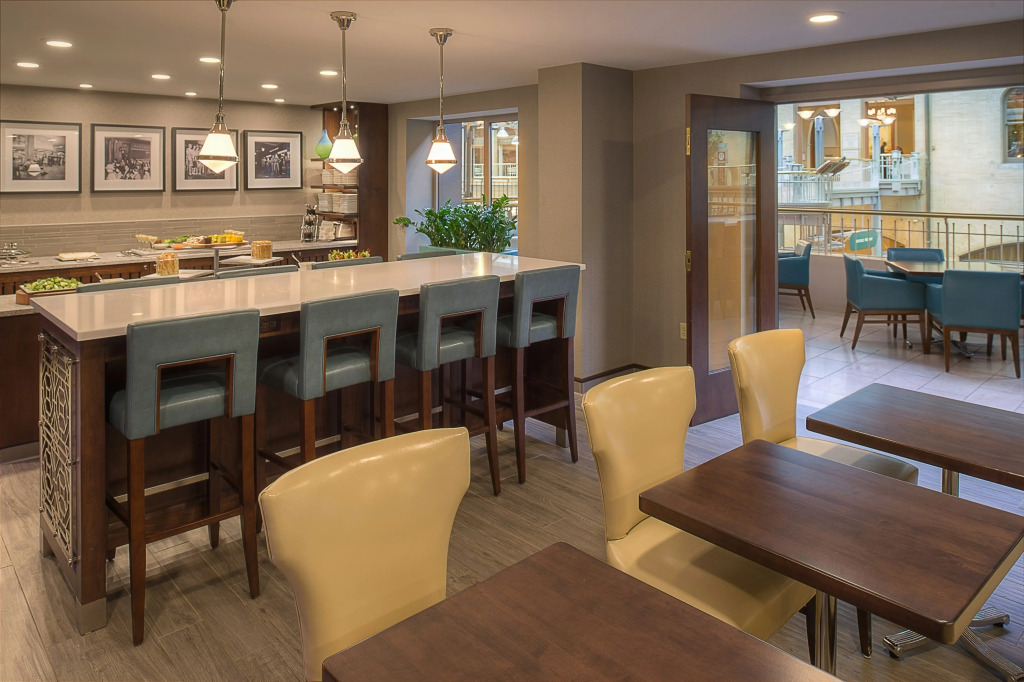 St. Louis Union Station Hotel, Curio Collection by Hilton
