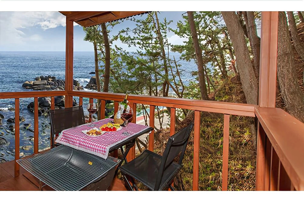 Yangyang Seaglow Rainbow Pension
