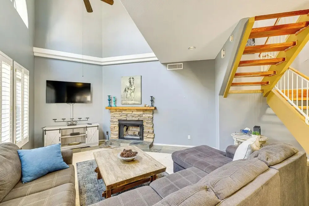 Hike & Golf! Townhouse w/ Resort Perks in PHX