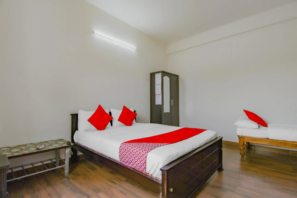 SKL Grand Rooms by OYO Rooms
