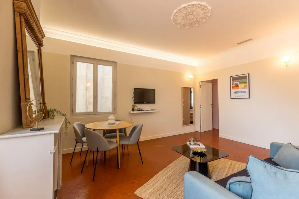 Suite Com die - Premi re Conciergerie