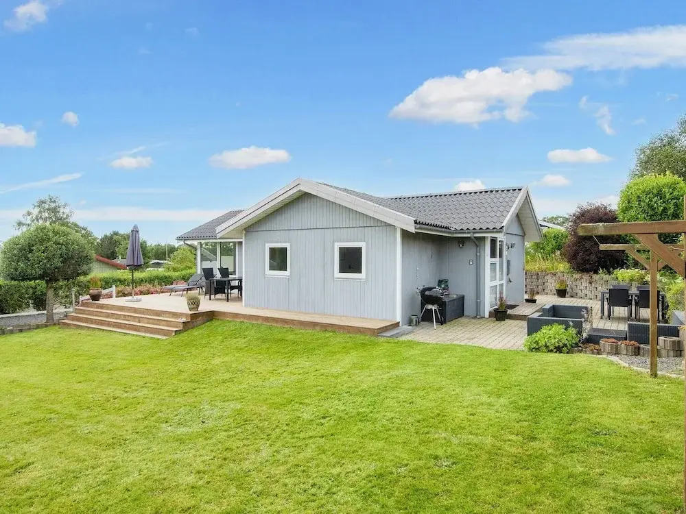 6 person holiday home in Hejls