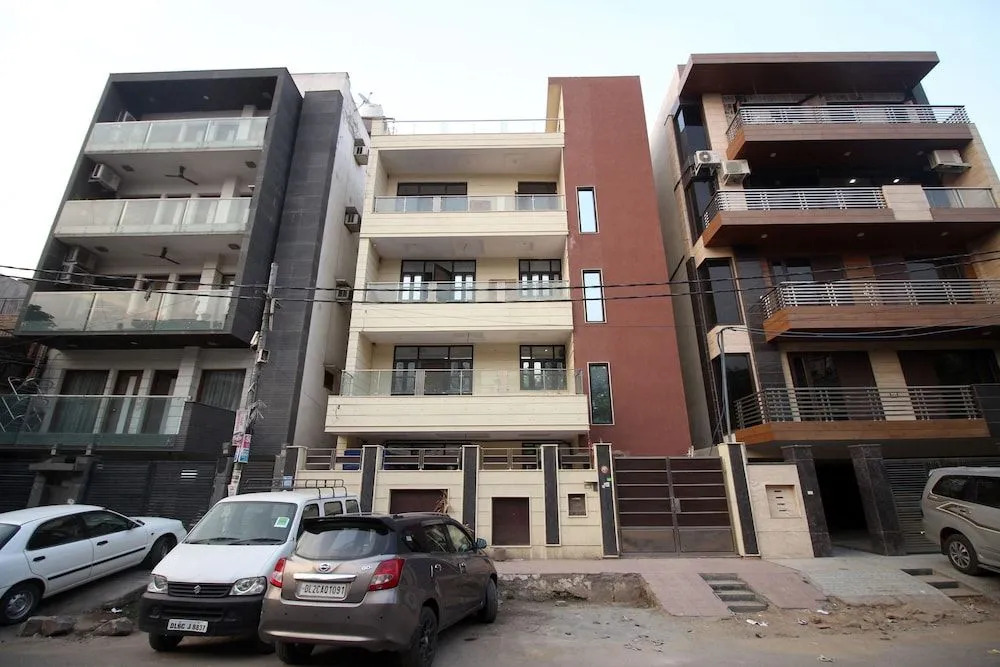 OYO 9019 Golden Park Kirti Nagar