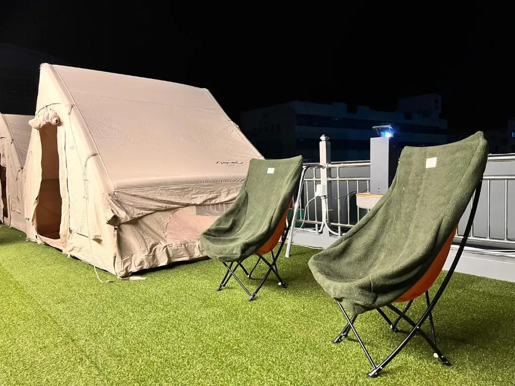The place with a rest, Minimal Camping & BBQ, So Hotel 301