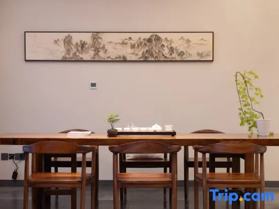 Wuyuan Mountain Tongyuan Light Luxury Holiday Meisu (Guling Scenic Area Branch)