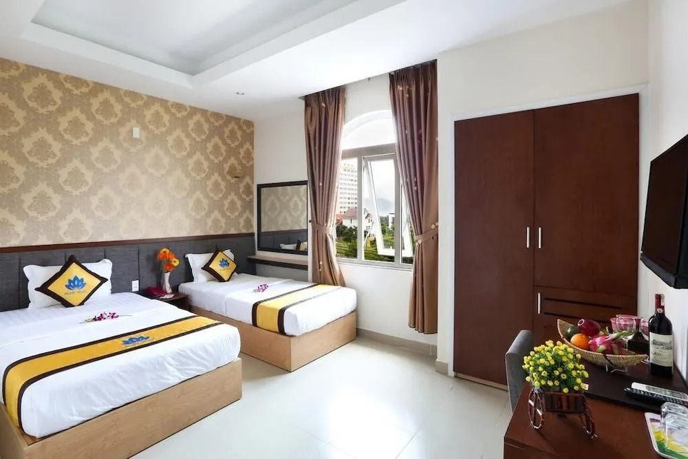 Hilary Hotel