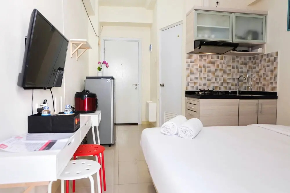 Cozy Studio Apartment Connected to Mall at Green Pramuka