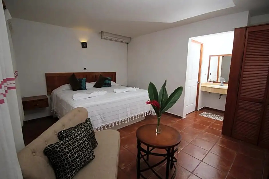 Villa Blanca Suites