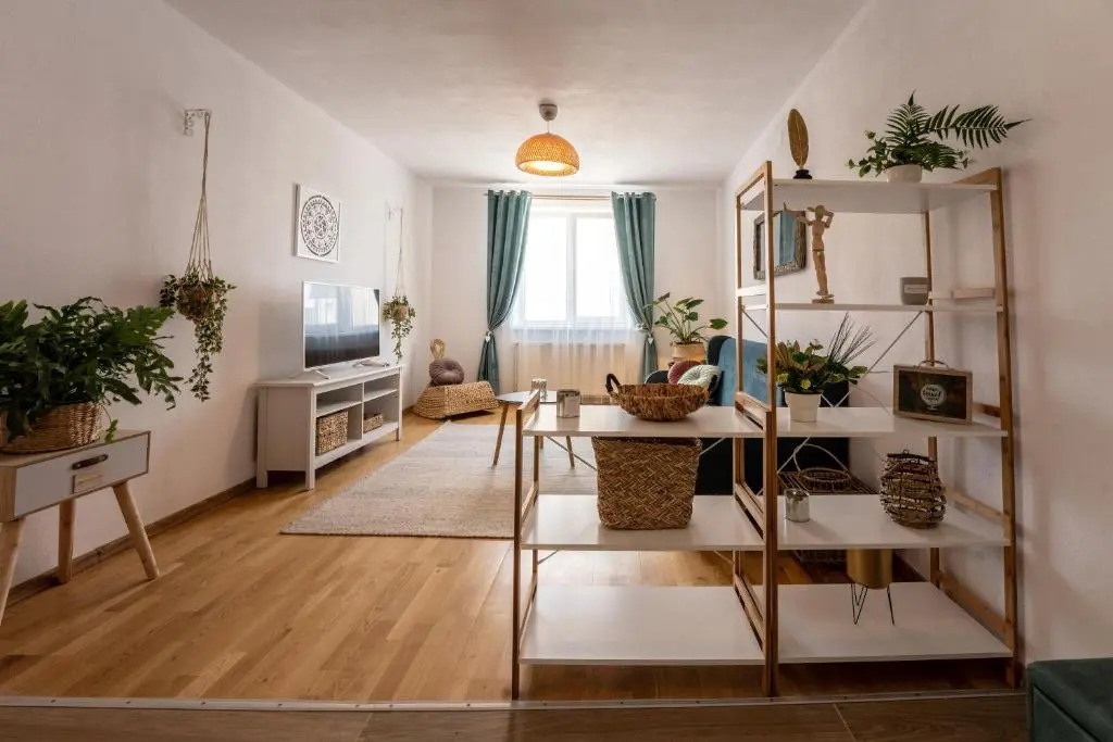 Daisy Apartment 11