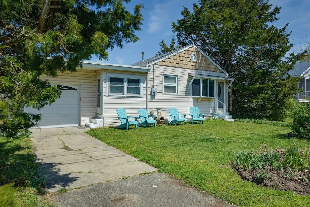 New Jersey Cottage w/ Grill - Short Walk to Beach