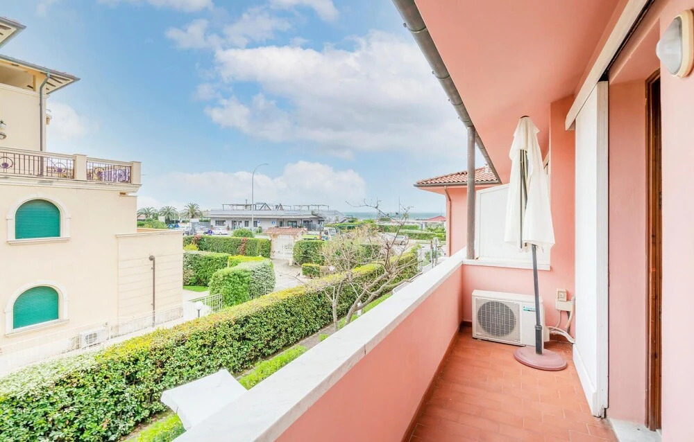 Beautiful Home in Massa With Wifi and 3 Bedrooms