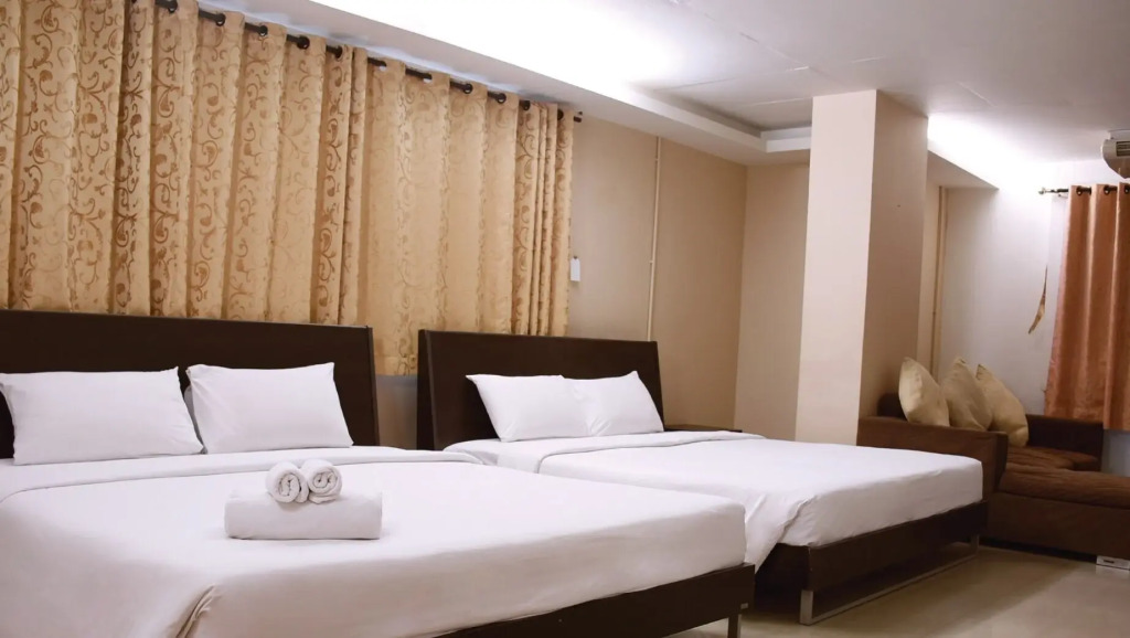 Centric Place Hotel