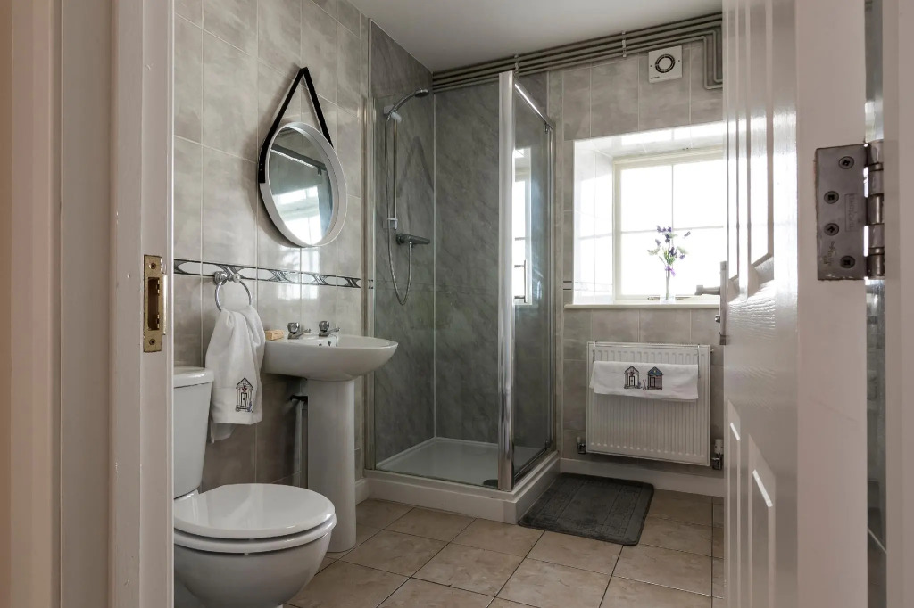 The Sail, Two Bedroom Apartment - Tenby