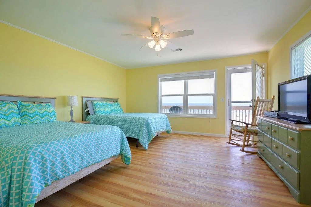 4 Crabs By The Sea - 6 Br Home