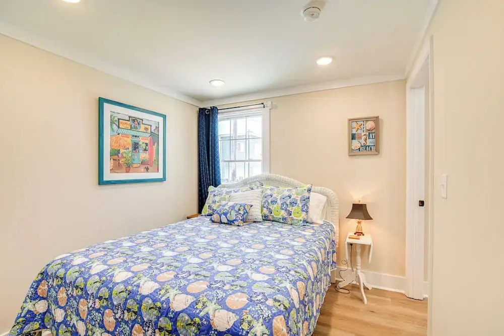 Walk to Ocean: Myrtle Beach Home w/ Screened Porch