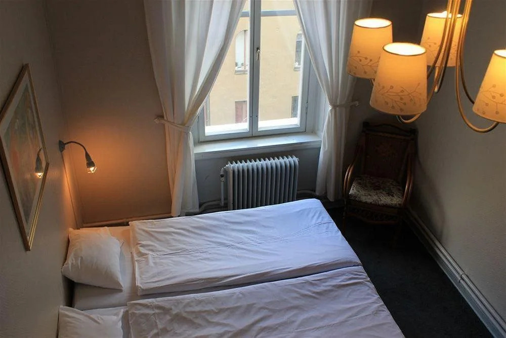 Colonial Hotel