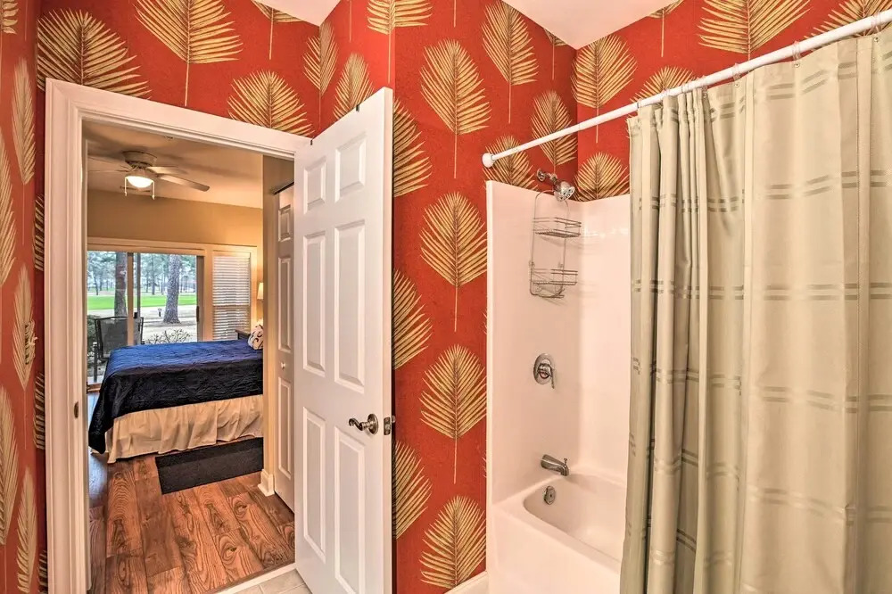 6 Mi to Boardwalk: Condo w/ Pool in Myrtle Beach