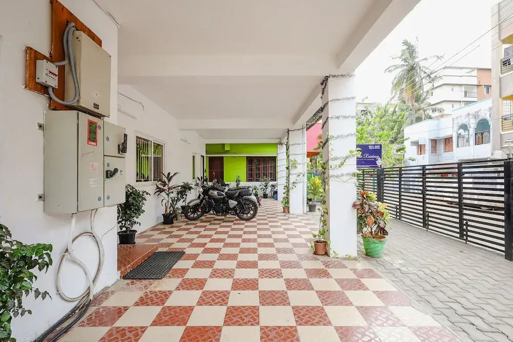 FabHotel Tristar Residency - Tambaram