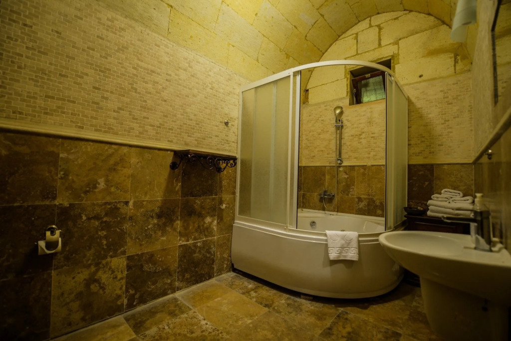 Vineyard Cave Hotel