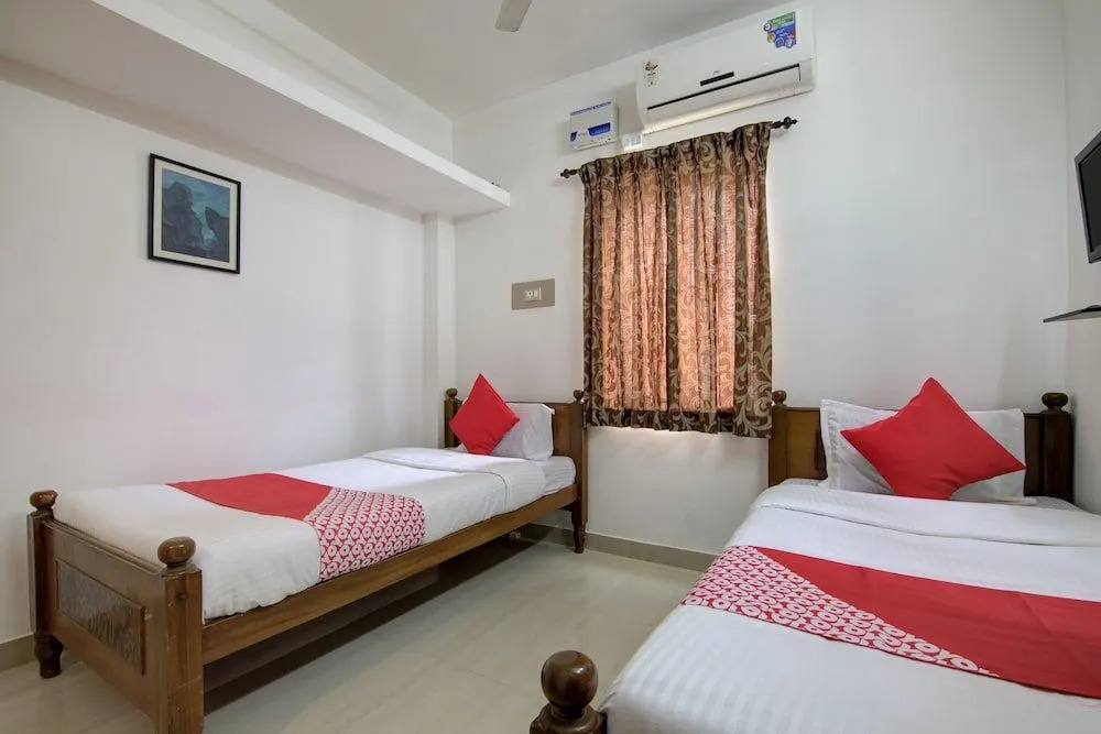 OYO 24044 Appledoor Service Apartment