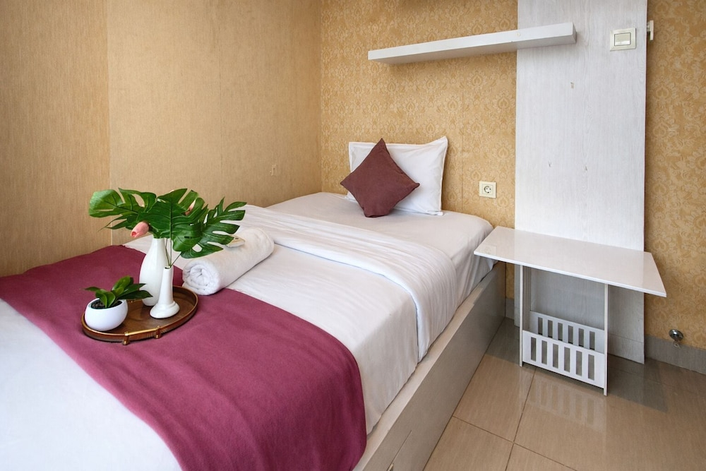 Neat 2Br For 3 Pax At Tamansari Papilio Apartment