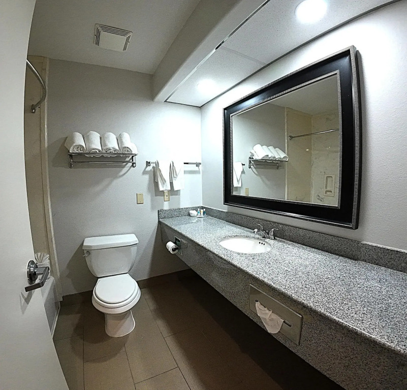 Comfort Suites Westchase Houston Energy Corridor