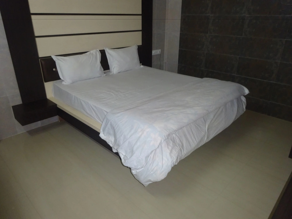 The Sky Comfort - Hotel The Heaven, Dwarka