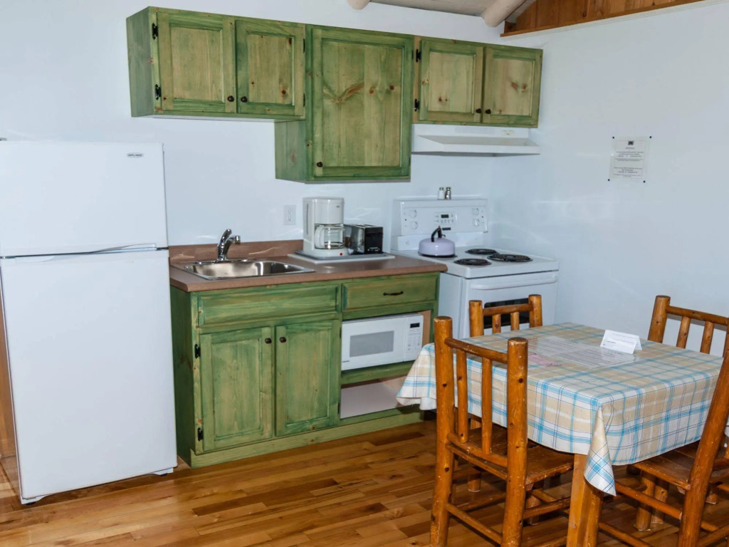 Au Pic de lAurore Motel-Chalets