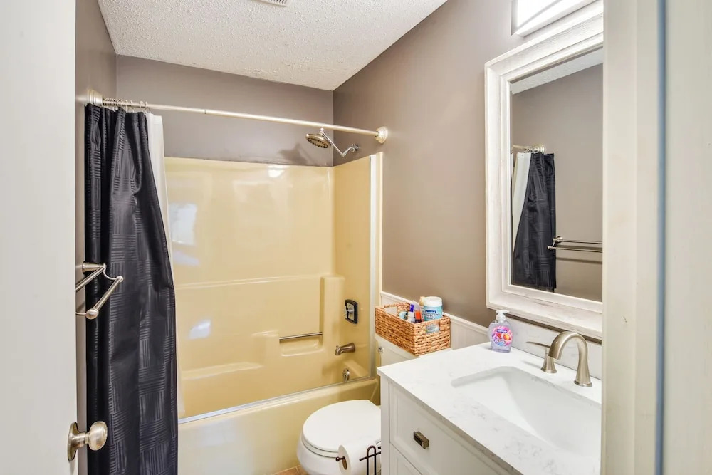 Ski-in/out & Golf Condo w/ A/C at Holiday Valley!