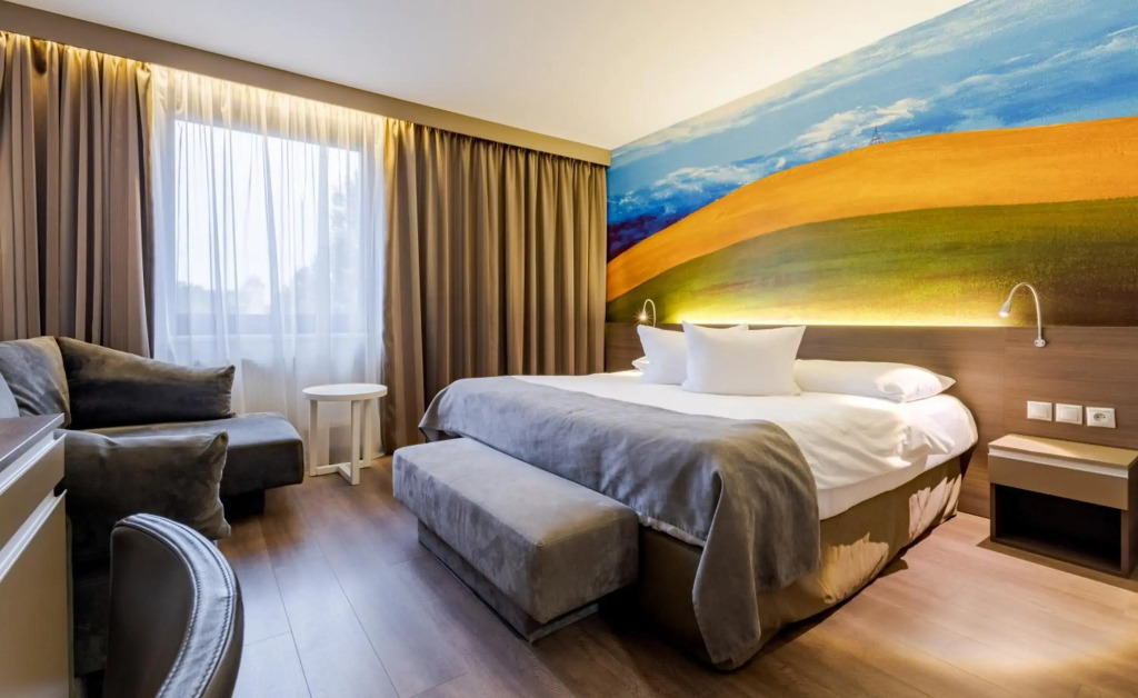 Expo Hotel