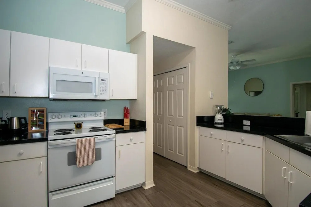 Delightful, Refurbished Apt! Everything you need!