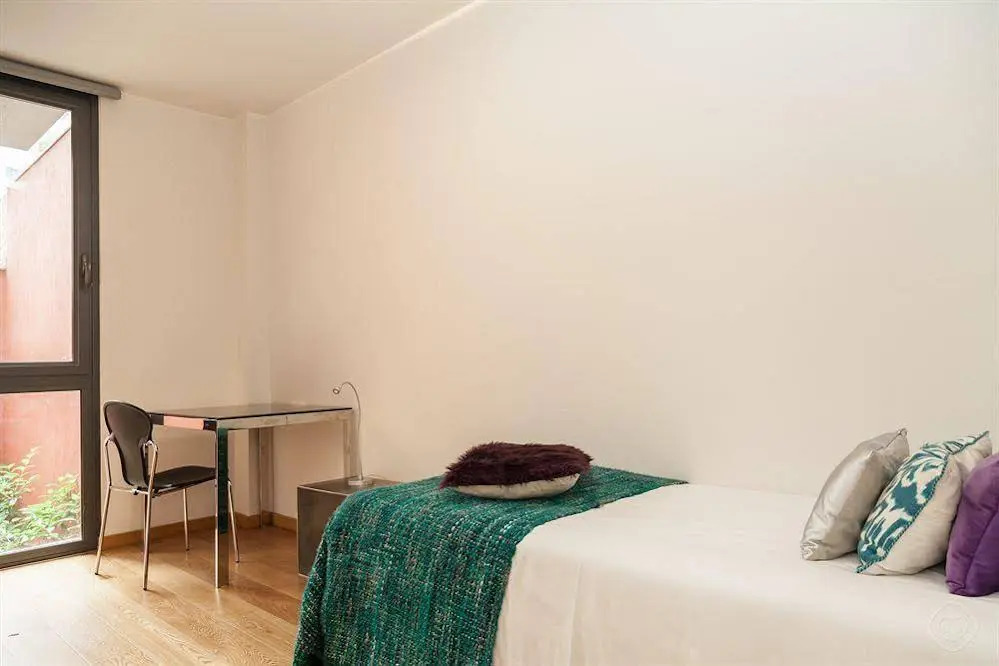 Sagrada Familia Area Pool Apartments
