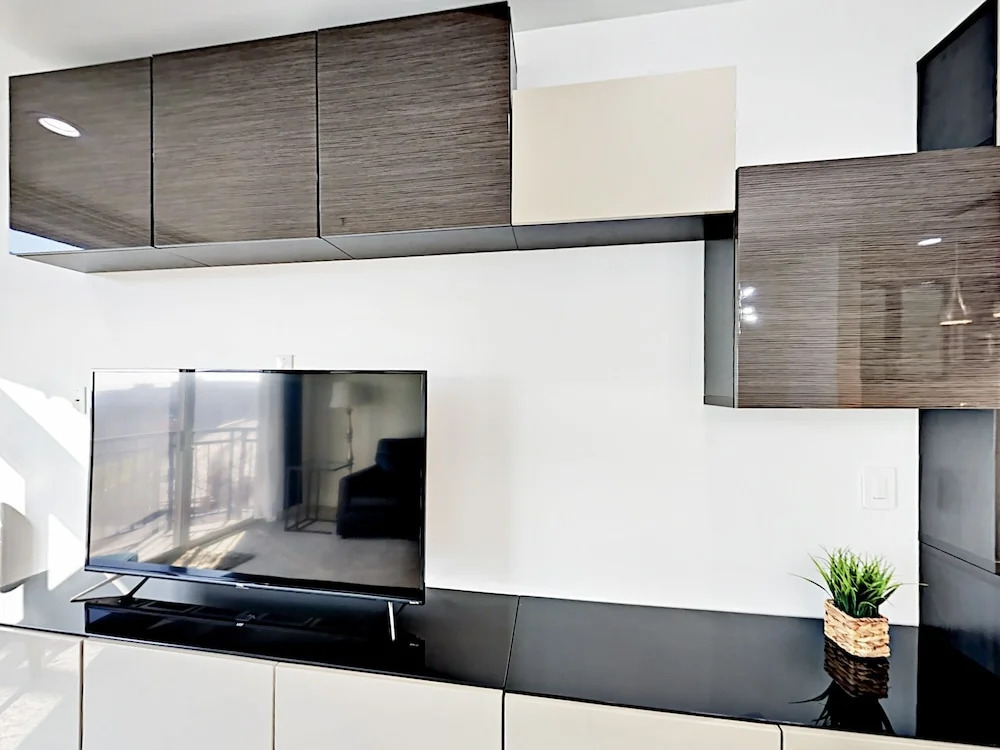 Modern 1br W/ Pool, Spa & Rooftop Deck 1 Bedroom Condo