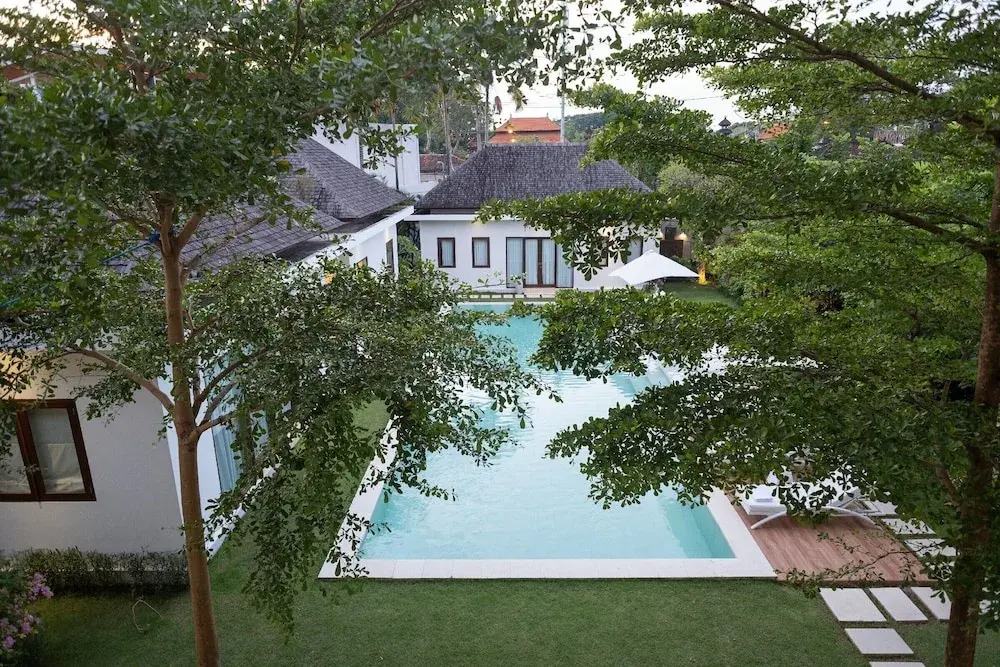 Villa Istana Putih by Maheswara