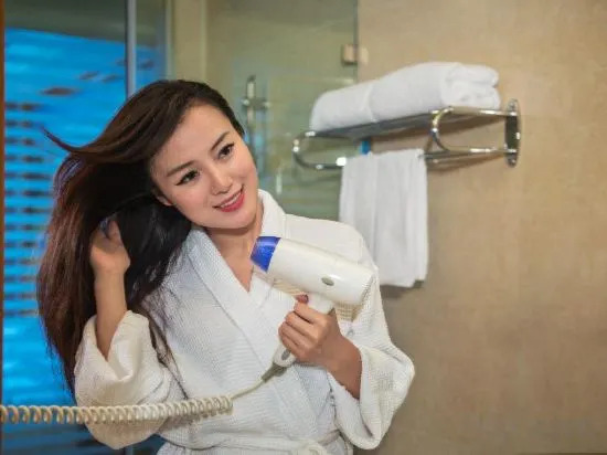 Vienna Hotel(Shenzhen Pingshan High-speed Rail Station & Pingshanwei Metro Station)