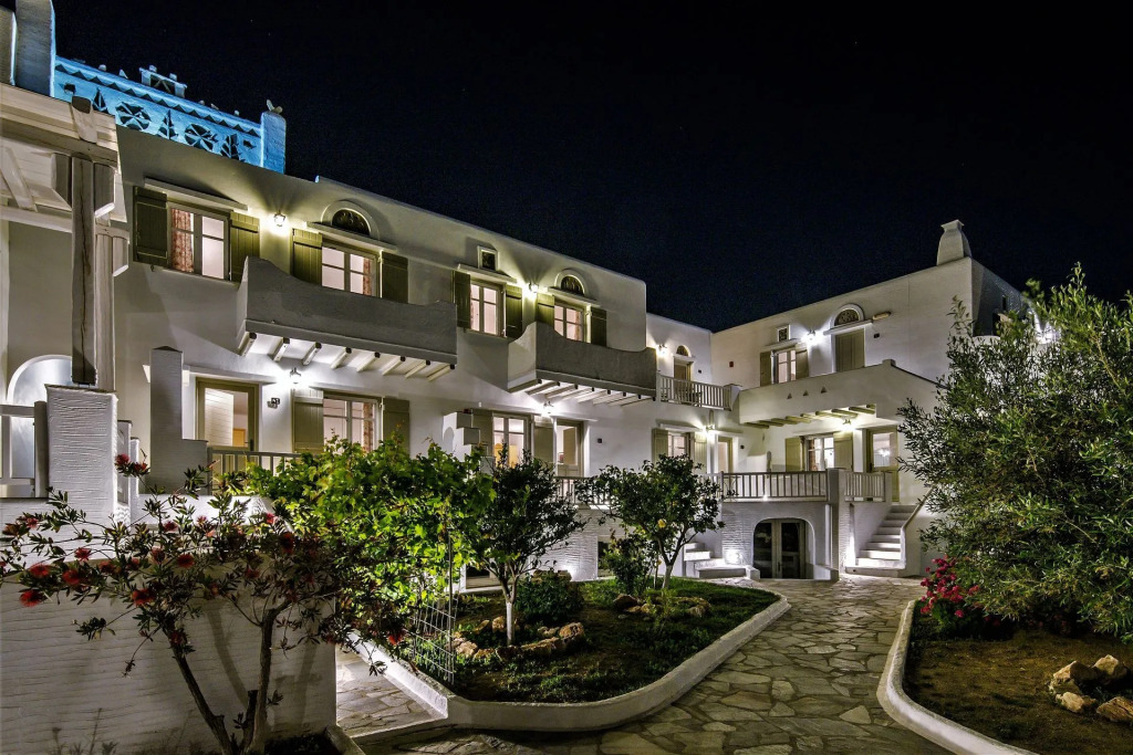 Cavos Studios & Appartements