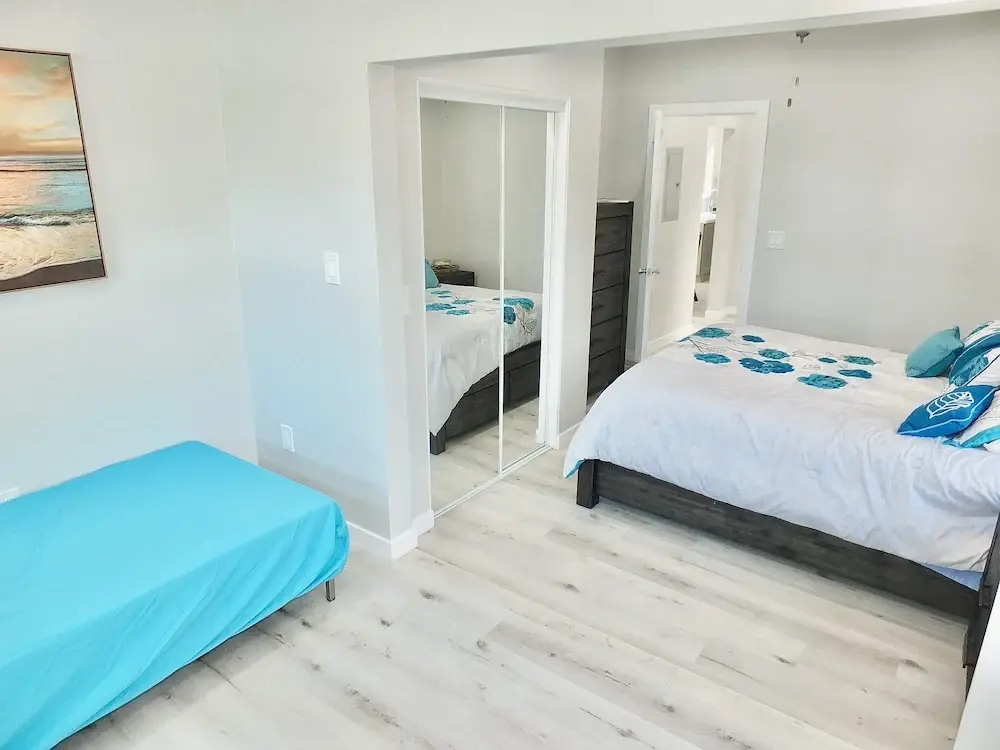 New Beach & Bay Retreat Full of Amenities!