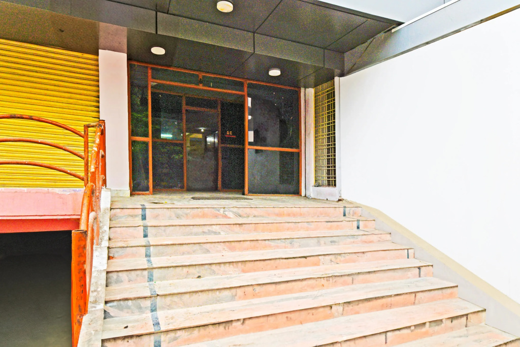 Townhouse Sanath Nagar Near Railway Station