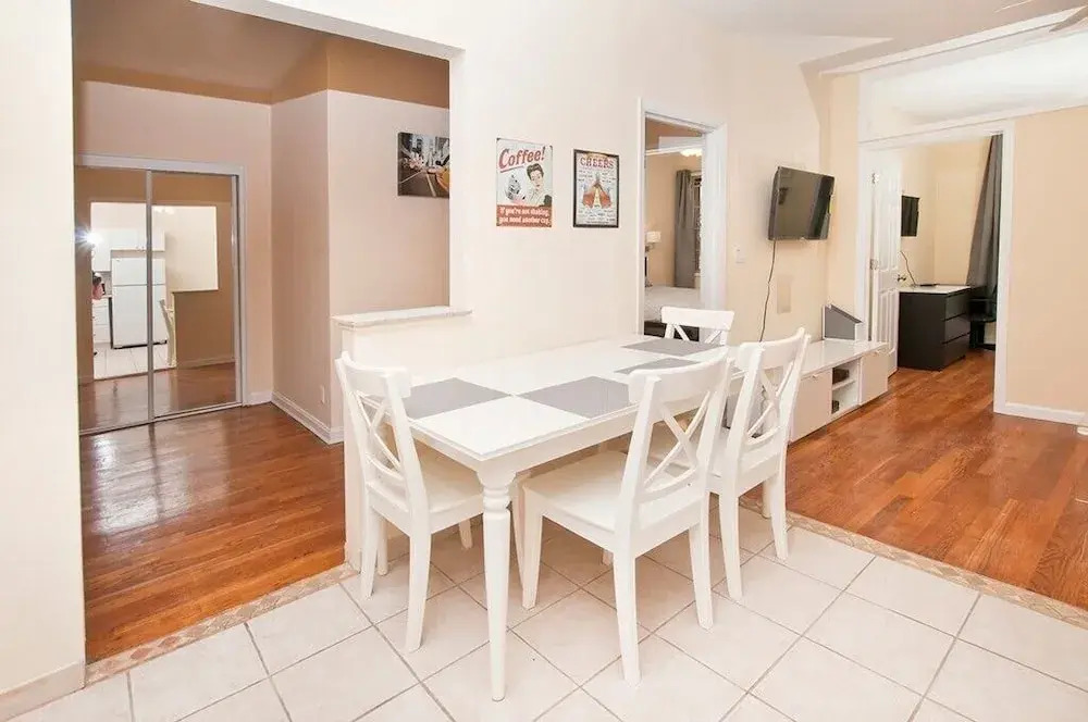 Beautiful 2 BR with Living room UES 81#5C