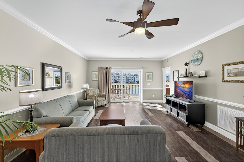Magnolia Pointe Luster Leaf 4825-301